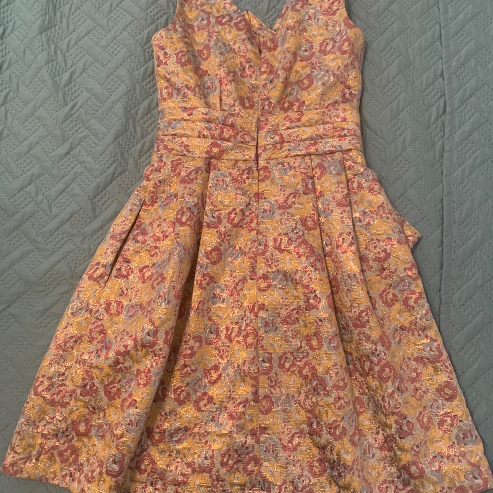 Beautiful dress! - Picture 3 of 7